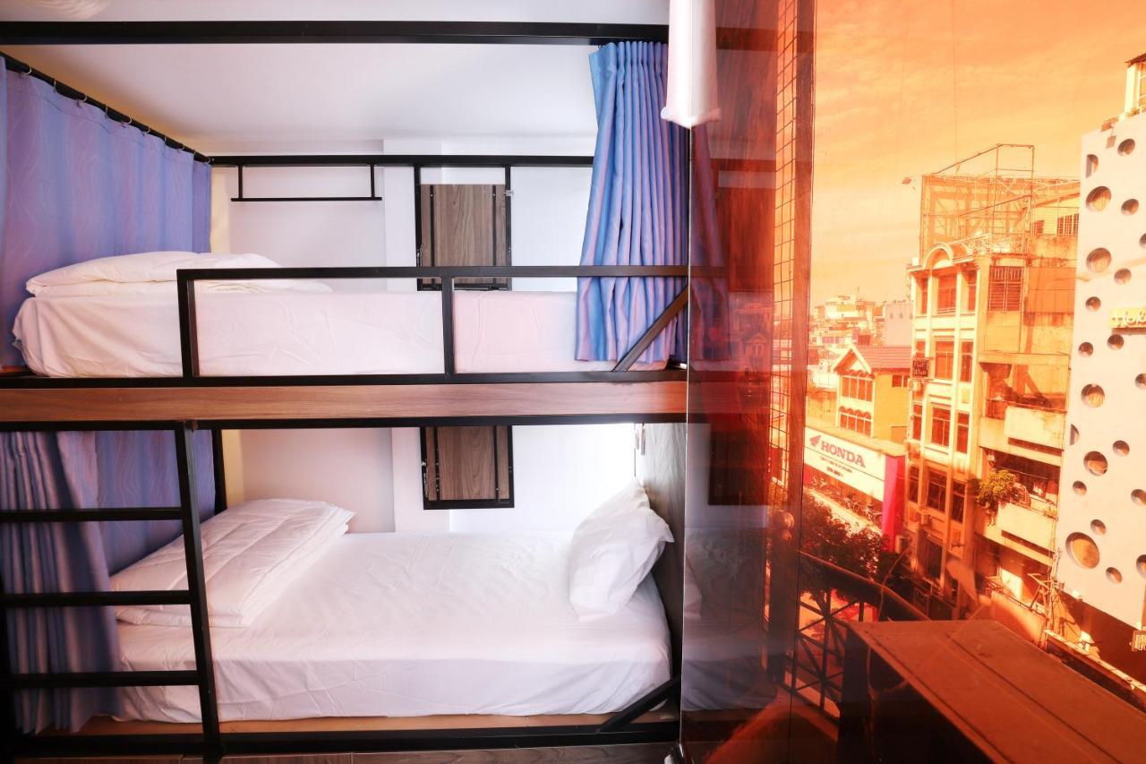 Four C Central Hotel Хошимін Екстер'єр фото
